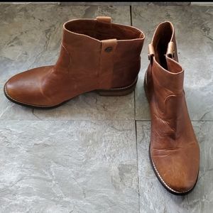 Vince Camuto Ankle Boots Size 8.5
